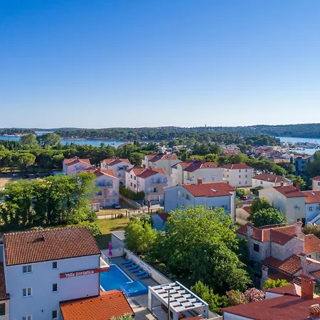 Villa Istriatica, House For 18 + 2 Persons, 200 M From The Beach, Pool, Jacuzzi, Sauna *