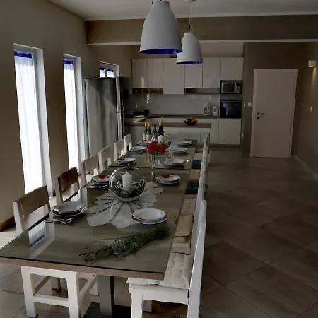 Istriatica, House For 18 + 2 Persons, 200 M From The Beach, Pool, Jacuzzi, Sauna Medulin